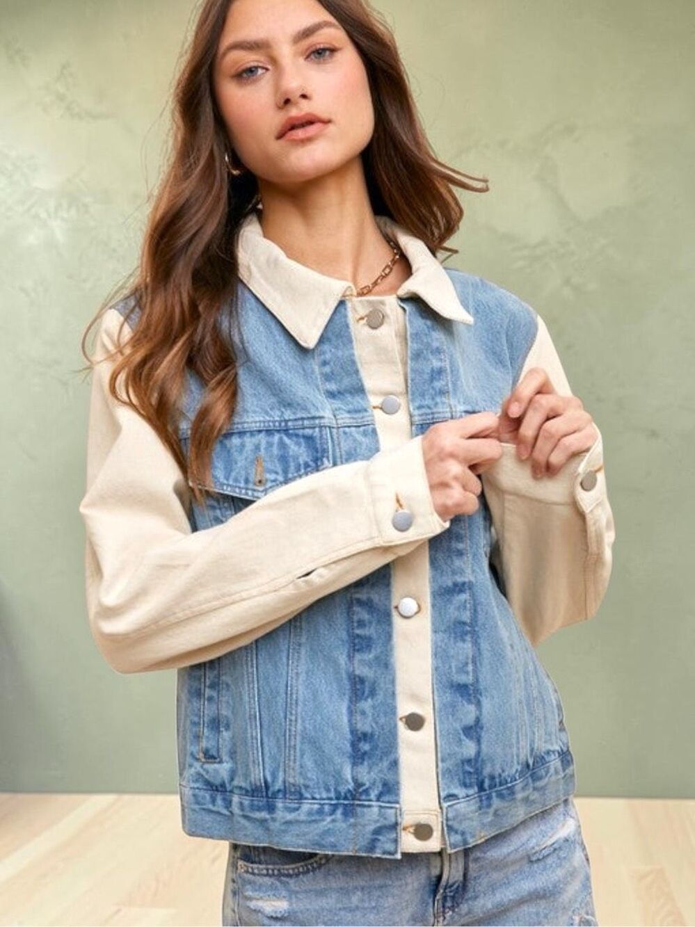 Annie Wear Two Tone Denim Jacket Cream Contrast Sleeve Colorblock Jean Shacket - Picture 2 of 8